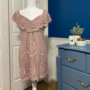 WAYF Women's Venice Off The Shoulder Lace Dress